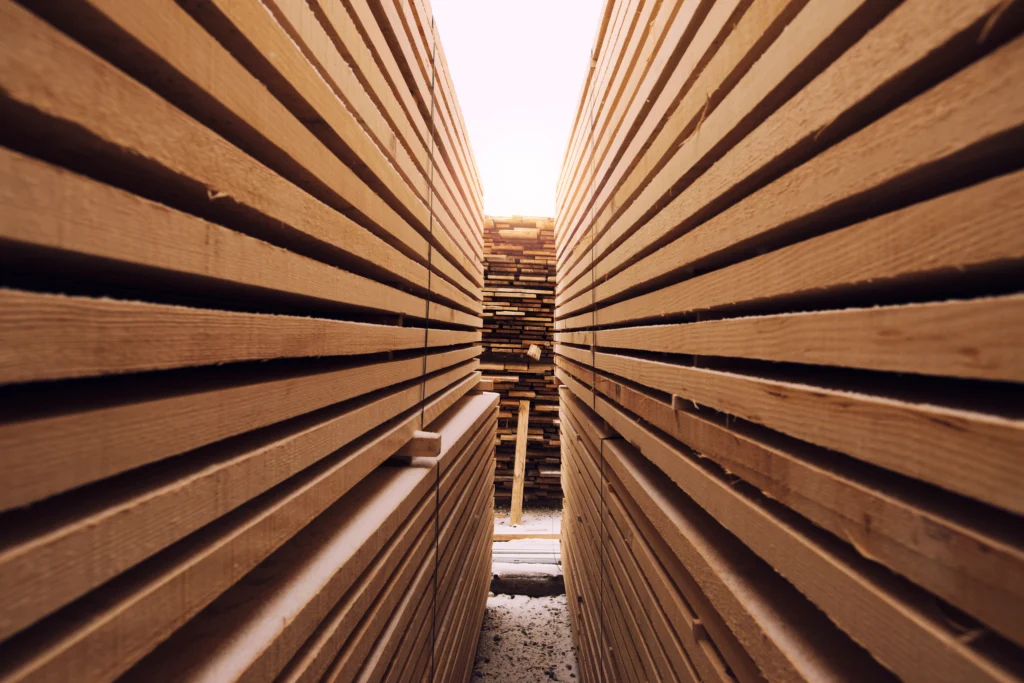 difference between solid wood and engineered wood